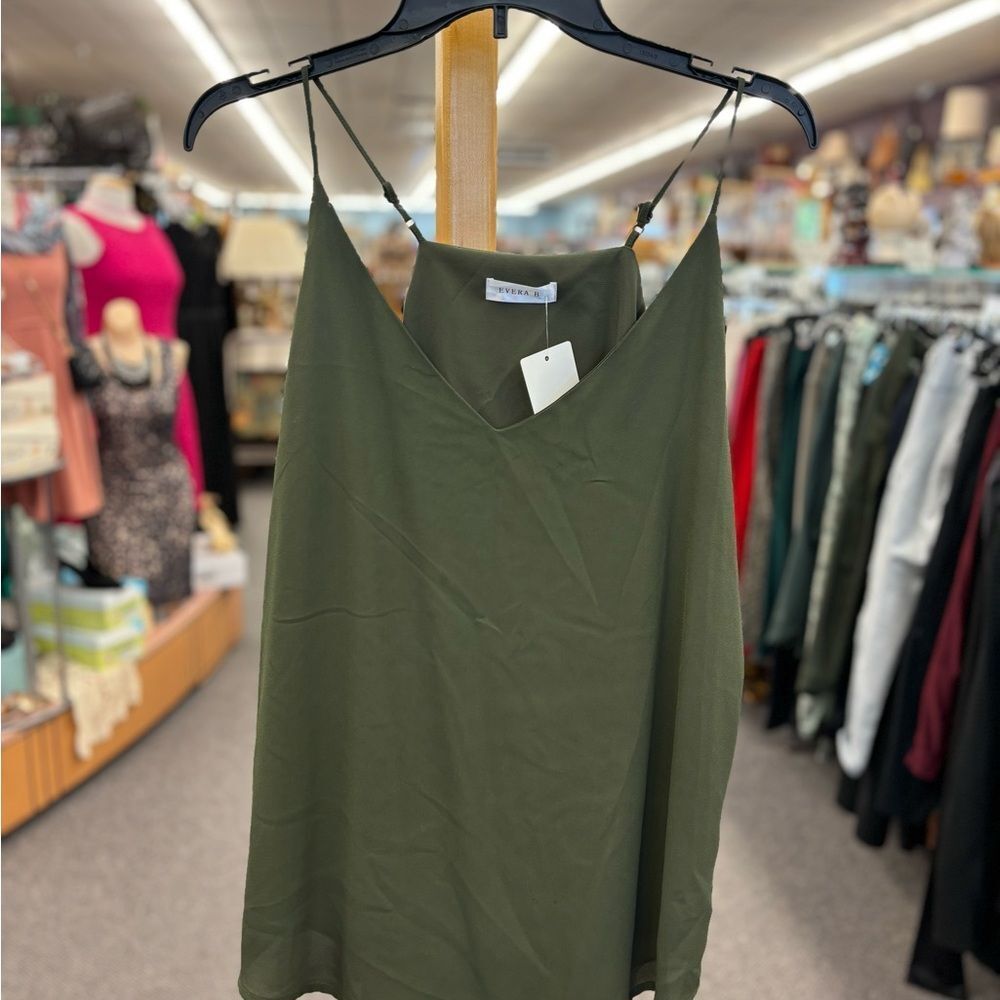 🛍️Evera B ladies large green sleeve less top